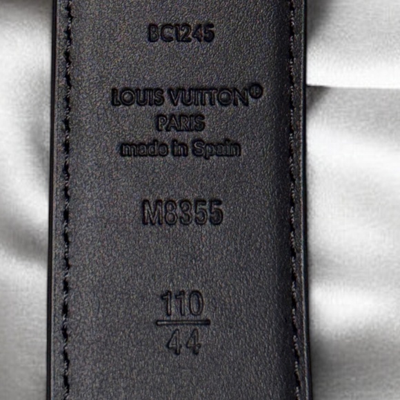 Luis Vuitton Leather Belt - Picture 2 of 3